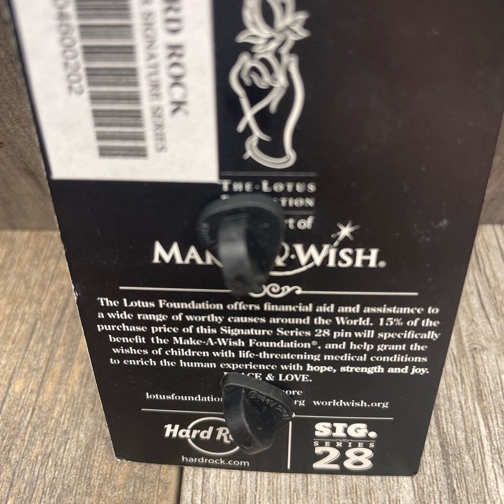 Hard Rock Cafe Pin - Ringo Starr Peace Love Tampa Florida LE Sig Series 28 - Picture 5 of 5